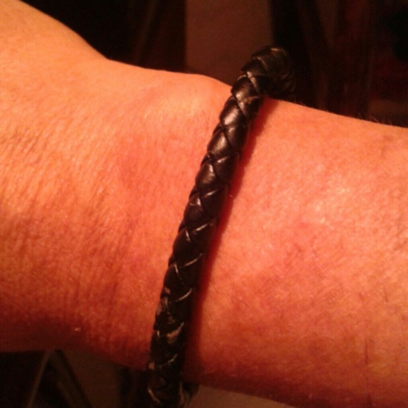 Premier Design black Leather cuff bracelet - Picture 3 of 8
